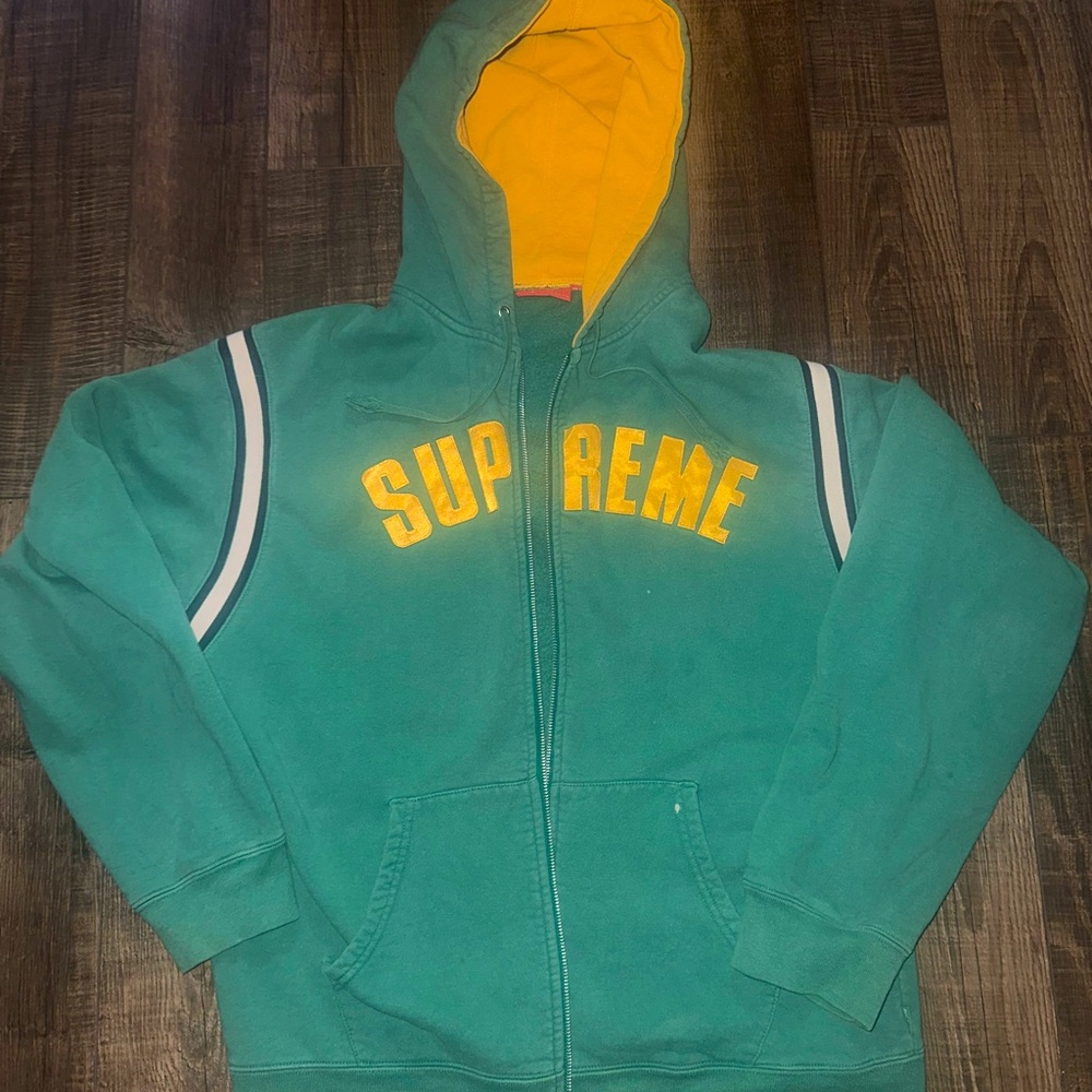 SUPREME ZIP UP HOODIE